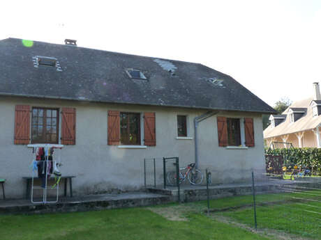 APPARTEMENT CONTEMPORAIN DANS MAISON