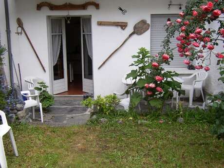 APPARTEMENT DANS MAISON