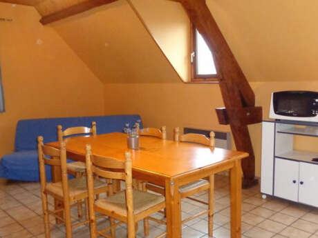 APPARTEMENT DANS MAISON