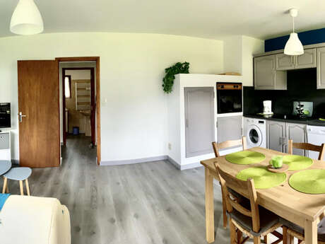 APPARTEMENT DANS MAISON