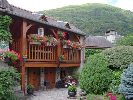 APPARTEMENT DANS MAISON