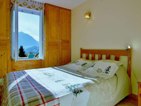 APPARTEMENT DANS MAISON