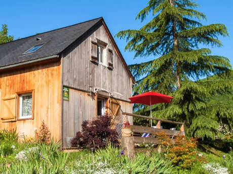 GITE "LA PETITE MAISON EN BOIS"