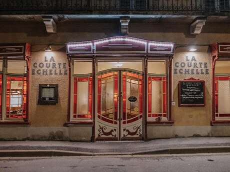 LA COURTE ECHELLE