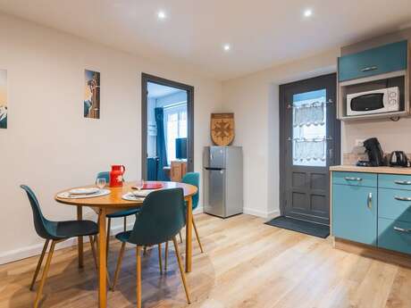 APPARTEMENT DANS MAISON