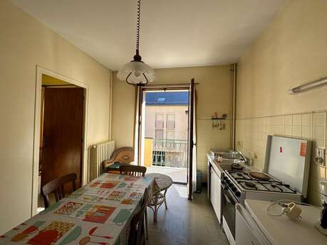 APPARTEMENT DANS VILLA