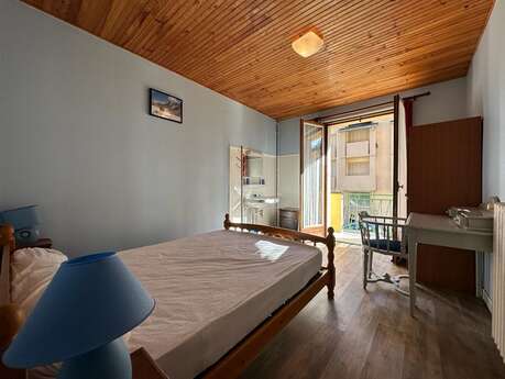 APPARTEMENT DANS VILLA