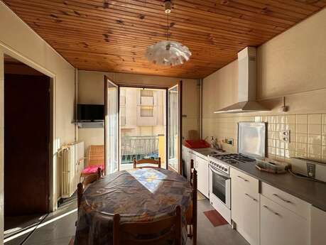 APPARTEMENT DANS VILLA