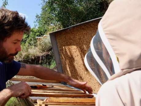 Formation personnalisée : "Acquérir les bons gestes en ruche kenyane"