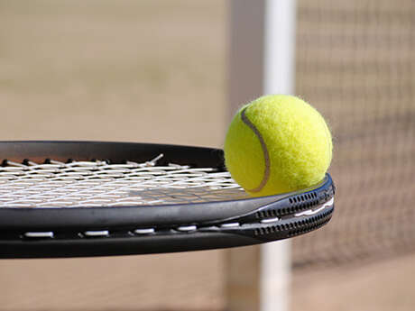 COURTS DE TENNIS