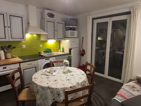 APPARTEMENT DANS MAISON