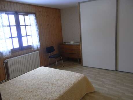 APPARTEMENT DANS MAISON