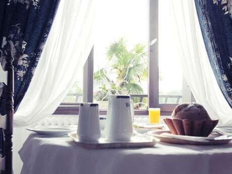 LOGIS HOTEL LE BEAU SITE