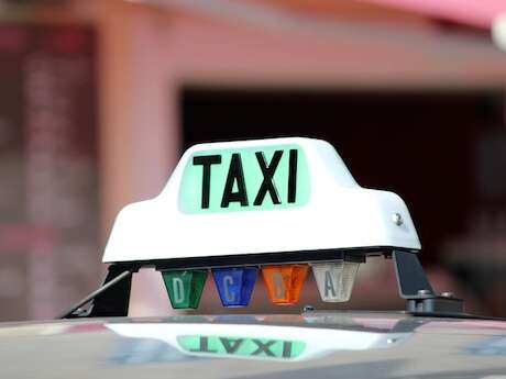 TAXI AMBULANCES POMES