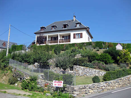 APPARTEMENT DANS MAISON