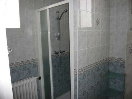 APPARTEMENT DANS MAISON