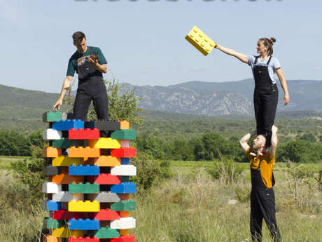 Spectacle de cirque - "Construction Élucubration" par la Cocasse Compagnie