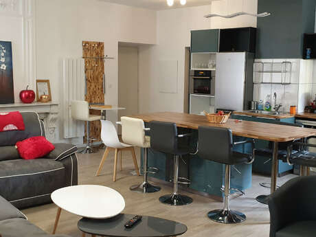 APPARTEMENT DANS MAISON