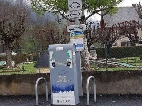 2 BORNES RECHARGE VEHICULE ELECTRIQUE