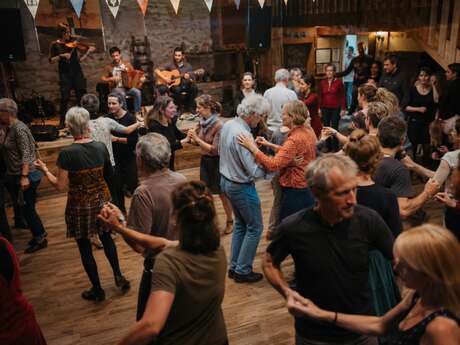 Initiation aux Danses Traditionnelles