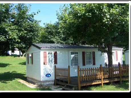 CAMPING DOMEC