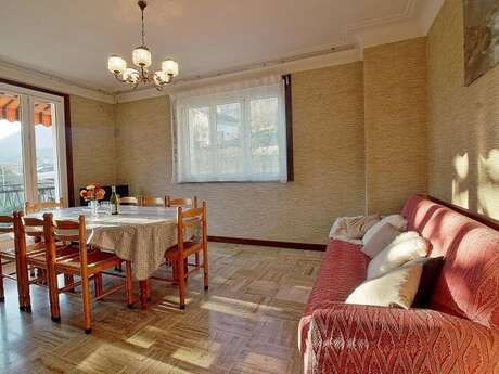 APPARTEMENT "CATIBERE"DANS MAISON