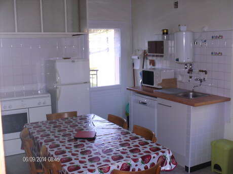 APPARTEMENT DANS MAISON