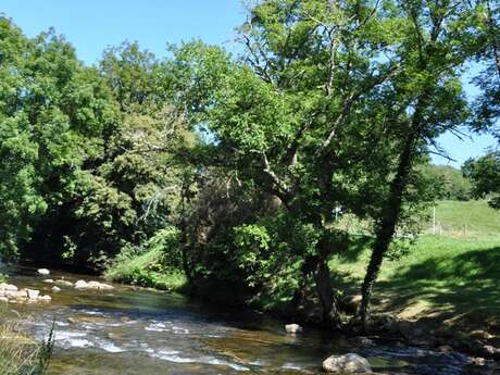 AIRE NATURELLE LE MOULIN DES BARONNIES
