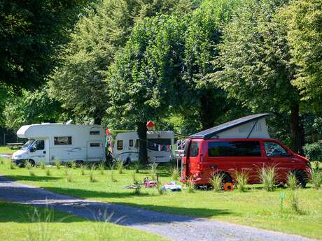 AIRE POUR CAMPING-CARS - CAMPING DE L'ADOUR