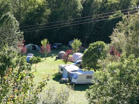 AIRE POUR CAMPING-CARS - CAMPING FOUGA "LE PIC DE BERN"
