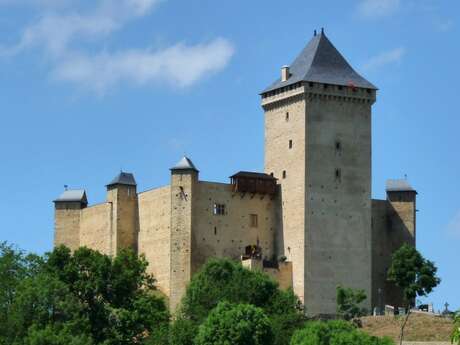 DE L'ABBAYE DE L'ESCALADIEU AU CHATEAU DE MAUVEZIN