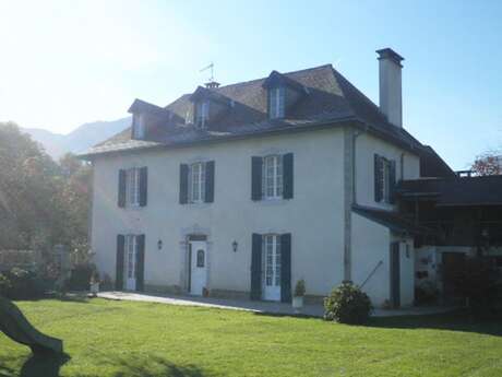 APPARTEMENT DANS MAISON