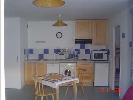 APPARTEMENT DANS MAISON