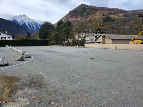 AIRE POUR CAMPING-CARS