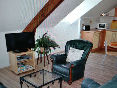 APPARTEMENT DANS MAISON
