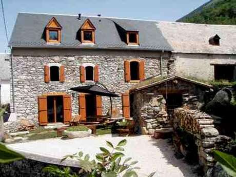 LA MAISON DU ROCHER