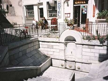 LA FONTAINE AUX TROIS BECS