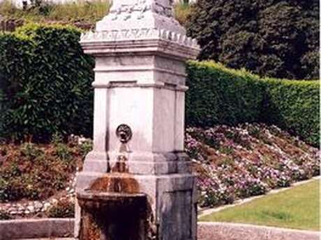 FONTAINE D'ENJOUAN ET DU PORCHE