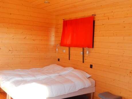 LA CABANE PERCHÉE DU FAUCON