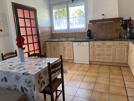APPARTEMENT DANS MAISON