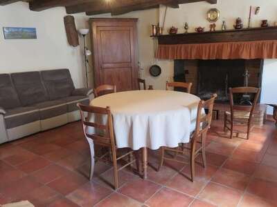 MAISON DE CARACTÈRE DANS VILLAGE DE MONTAGNE