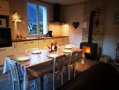 APPARTEMENT DANS MAISON
