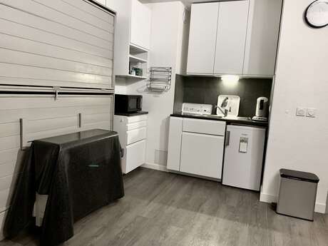 STUDIO DANS RÉSIDENCE AYRÉ