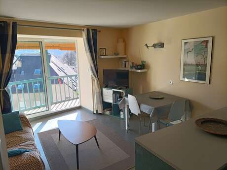 APPARTEMENT DANS MAISON