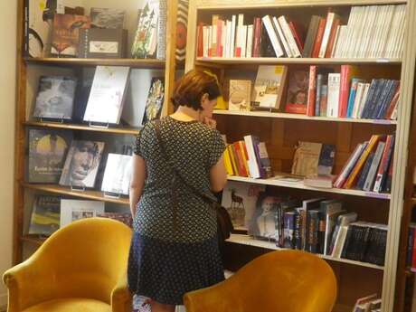 LE KAIRN BISTRO-LIBRAIRIE