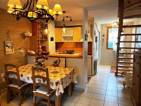 APPARTEMENT DANS RESIDENCE ARECLOTS