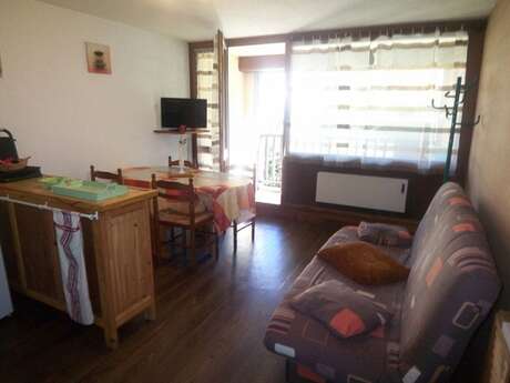 APPARTEMENT DANS RESIDENCE AURETTE