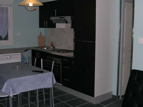 APPARTEMENT DANS MAISON
