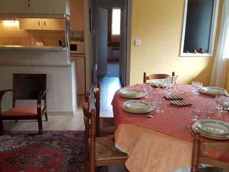 APPARTEMENT DANS MAISON MITOYENNE