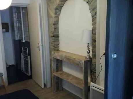 APPARTEMENT DANS MAISON